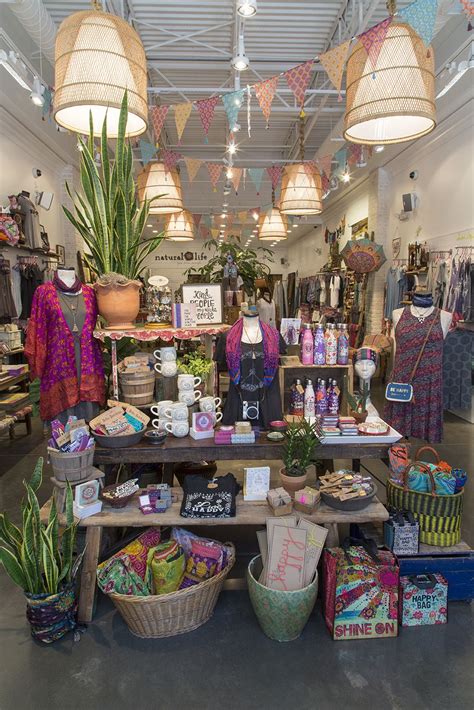 natural life boutique.